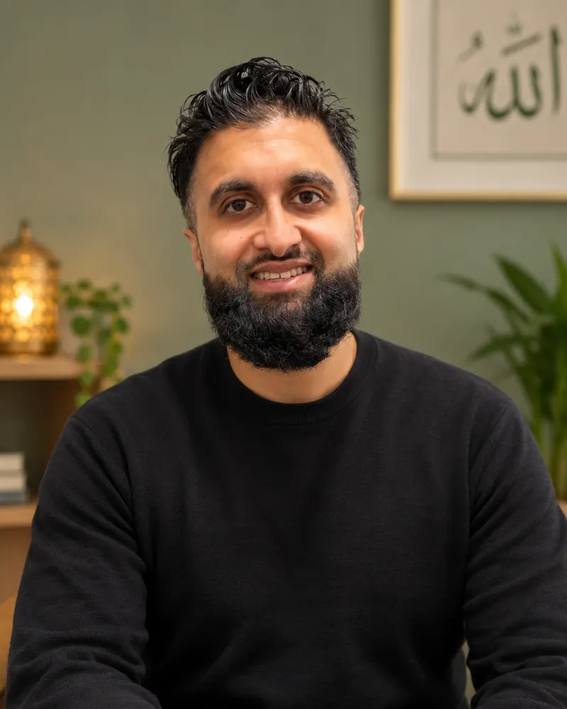 Ikram Ahmed, Integrative Psychotherapist
